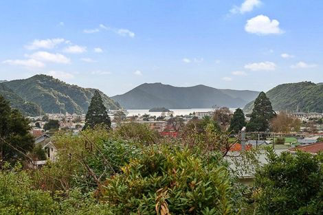 Photo of property in 58 Durham Street, Picton, 7220