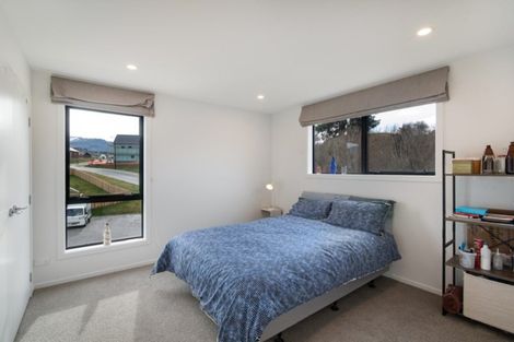 Photo of property in 28 Hayes Creek Road, Lake Hayes Estate, Queenstown, 9304