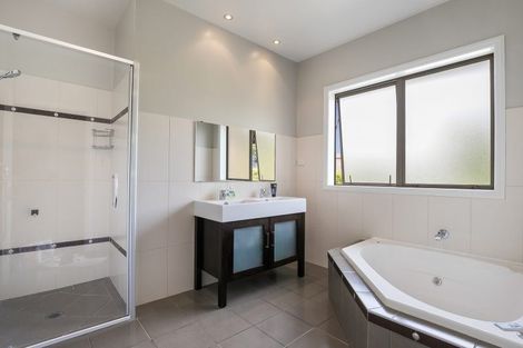 Photo of property in 1 Glencairn Place, Buckland, Pukekohe, 2677