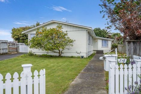 Photo of property in 14 Antrim Place, Hokowhitu, Palmerston North, 4410