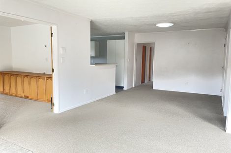 Photo of property in 5 Orinda Close, Botany Downs, Auckland, 2010