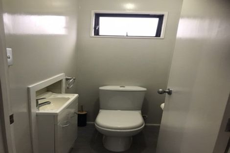 Photo of property in 2/2 Monde Place, Clover Park, Auckland, 2019