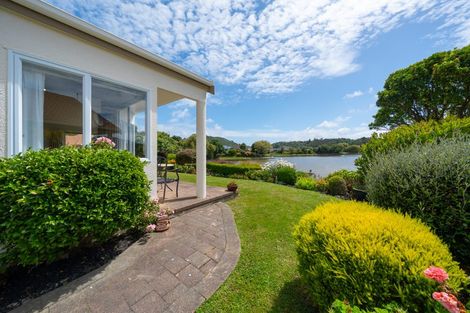 Photo of property in 4 Lakeside Villas, Whitby, Porirua, 5024