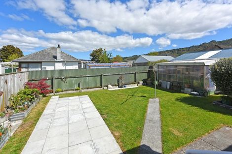 Photo of property in 51 Totara Park Road, Clouston Park, Upper Hutt, 5018