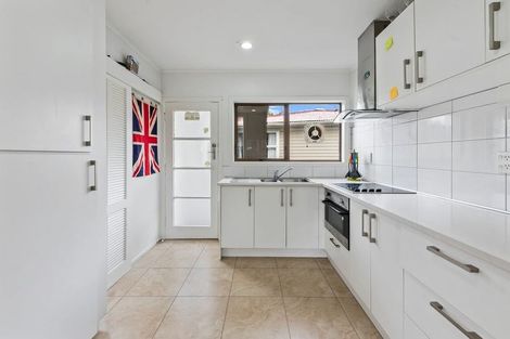 Photo of property in 18 Mclean Avenue, Papatoetoe, Auckland, 2025