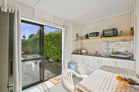 Photo of property in 288e Mangorei Road, Merrilands, New Plymouth, 4312