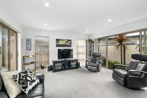 Photo of property in 2 Cataldo Mews, Avalon, Lower Hutt, 5011