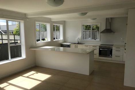 Photo of property in 36 Beresford Street, Bayswater, Auckland, 0622