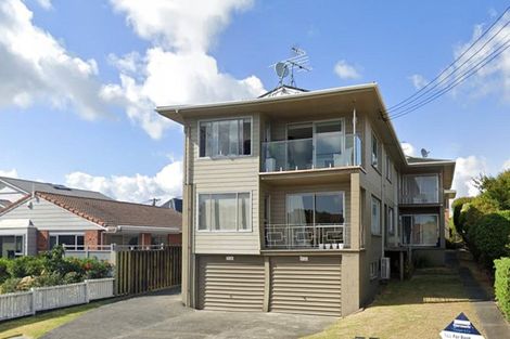 Photo of property in 2/62 Kitchener Road, Milford, Auckland, 0620