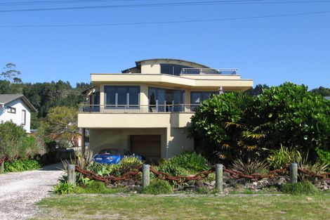 Photo of property in 36 Marine Parade, Cooks Beach, Whitianga, 3591