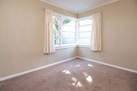 Photo of property in 10 Pahiatua Street, Hokowhitu, Palmerston North, 4410