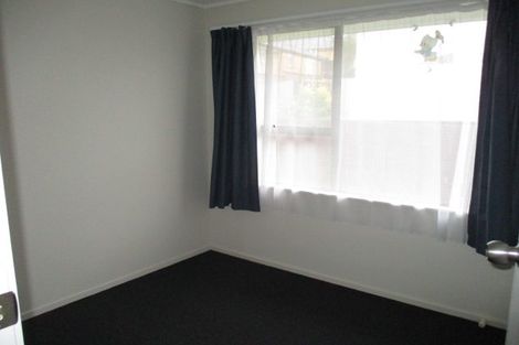 Photo of property in 22 Glen Close, Glen Eden, Auckland, 0602