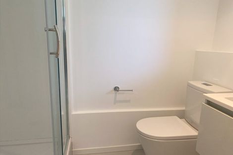 Photo of property in 17 Lynwood Road, New Lynn, Auckland, 0600