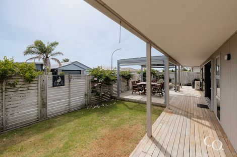 Photo of property in 31 Butterworth Crescent, Papamoa Beach, Papamoa, 3118
