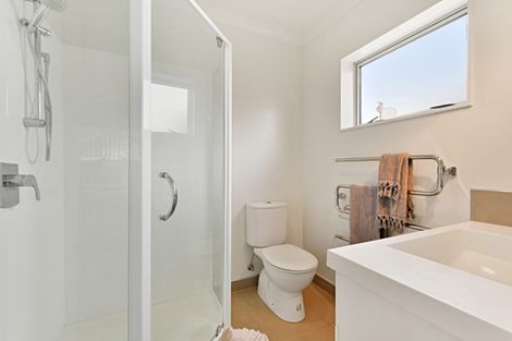 Photo of property in 58 Blanes Road, Weymouth, Auckland, 2103