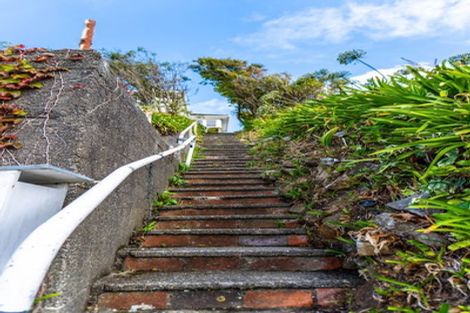 Photo of property in 94 Nicholson Road, Khandallah, Wellington, 6035