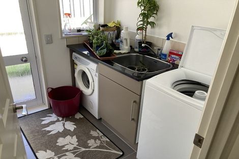 Photo of property in 53 Strowan Road, Strowan, Christchurch, 8052