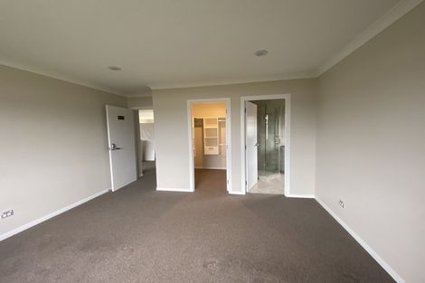 Photo of property in 7 Iwinuku Crescent, Wattle Downs, Auckland, 2103