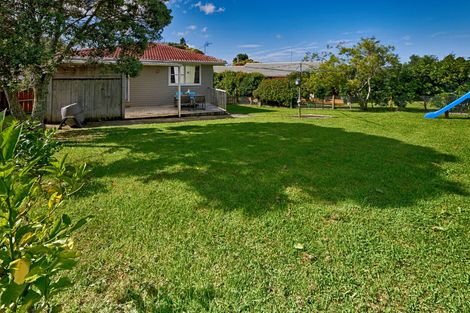 Photo of property in 79 La Rosa Street, Green Bay, Auckland, 0604