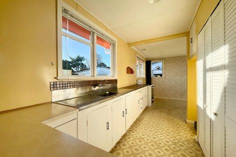 Photo of property in 15b Miro Street, Merrilands, New Plymouth, 4312