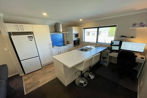 Photo of property in 123 Riverstone Drive, Riverstone Terraces, Upper Hutt, 5018