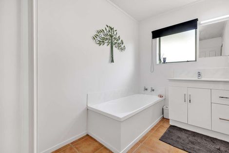 Photo of property in 58a Aquarius Drive, Kawaha Point, Rotorua, 3010