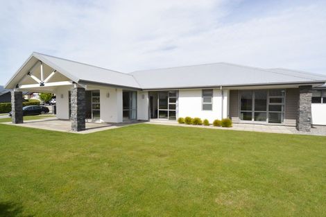 Photo of property in 4 Avalanche Place, Wanaka, 9305