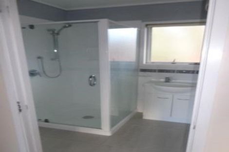 Photo of property in 17 Hassan Drive, Massey, Auckland, 0614