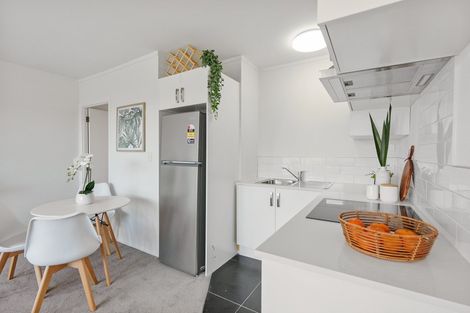 Photo of property in 3r Mountain Road, Mount Wellington, Auckland, 1060