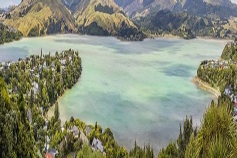 Photo of property in 85 Kahu Road, Paremata, Porirua, 5024