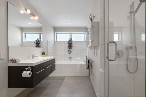 Photo of property in 4a Dawson Street, New Plymouth, 4310