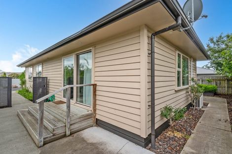 Photo of property in 2 Walnut Lane, Carterton, 5713