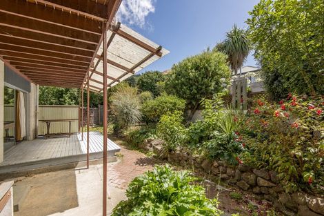 Photo of property in 18 Bayview Place, Cass Bay, Lyttelton, 8082