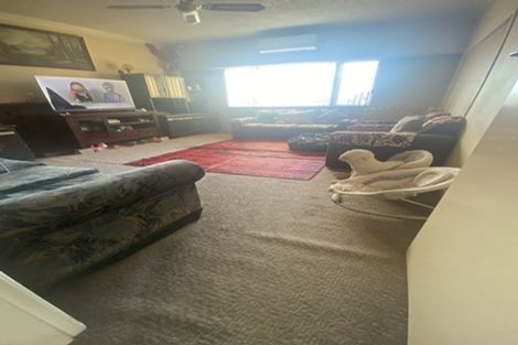 Photo of property in 104 Kenderdine Road, Papatoetoe, Auckland, 2025