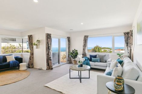 Photo of property in 15b Dargle Way, Island Bay, Wellington, 6023