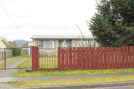 Photo of property in 37 Moana Crescent, Te Anau, 9600