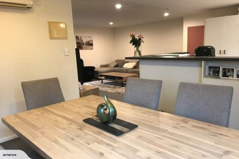 Photo of property in 18 Melrose Road, Island Bay, Wellington, 6023