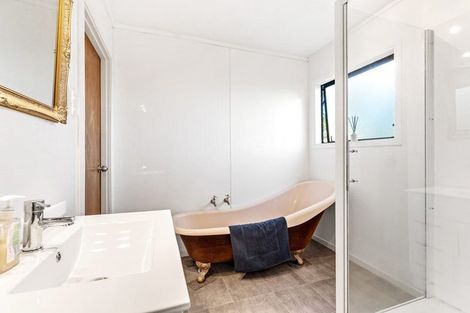 Photo of property in 121 Stanmore Bay Road, Stanmore Bay, Whangaparaoa, 0932