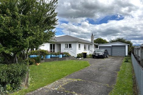 Photo of property in 16 George Street, Dannevirke, 4930