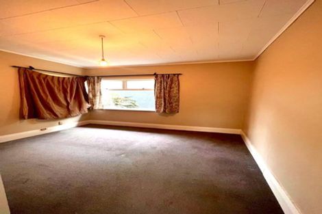 Photo of property in 2 Keystone Avenue, Mount Roskill, Auckland, 1041