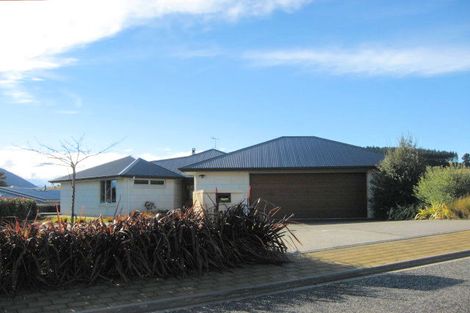 Photo of property in 3 Bob Lee Place, Wanaka, 9305