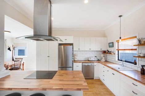 Photo of property in 8 Karaka Street, Hokowhitu, Palmerston North, 4410