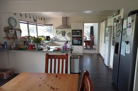 Photo of property in 9 San Fernando Way, Henderson, Auckland, 0612