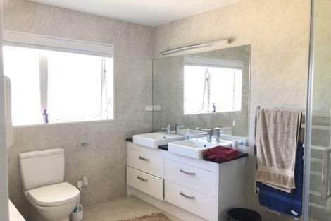 Photo of property in 24 Mackay Drive, Greenhithe, Auckland, 0632