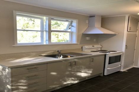 Photo of property in 92 Kowhai Street, Naenae, Lower Hutt, 5011