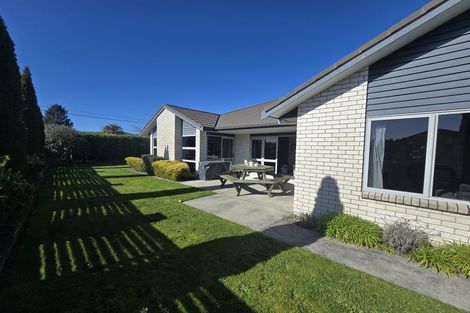 Photo of property in 2 Kipling Crescent, Owhata, Rotorua, 3010