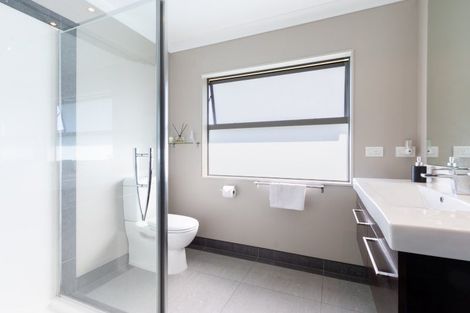 Photo of property in 3 Roydon Lane, Paraparaumu, 5032