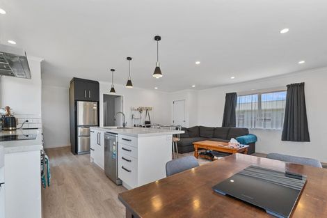 Photo of property in 14b Pohutukawa Drive, Owhata, Rotorua, 3010