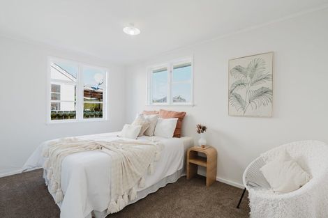 Photo of property in 15 Paul Crescent, Fairfield, Hamilton, 3214