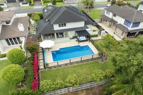 Photo of property in 18 Armstrong Farm Drive, East Tamaki Heights, Auckland, 2016